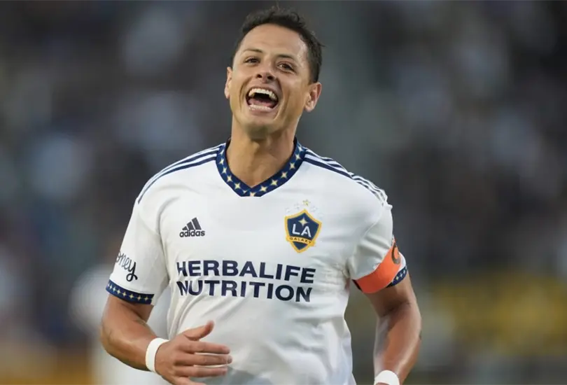 Chicharito aseguró no ser el mejor futbolista mexicano en la historia. Chicharito aseguró no ser el mejor futbolista mexicano en la historia.