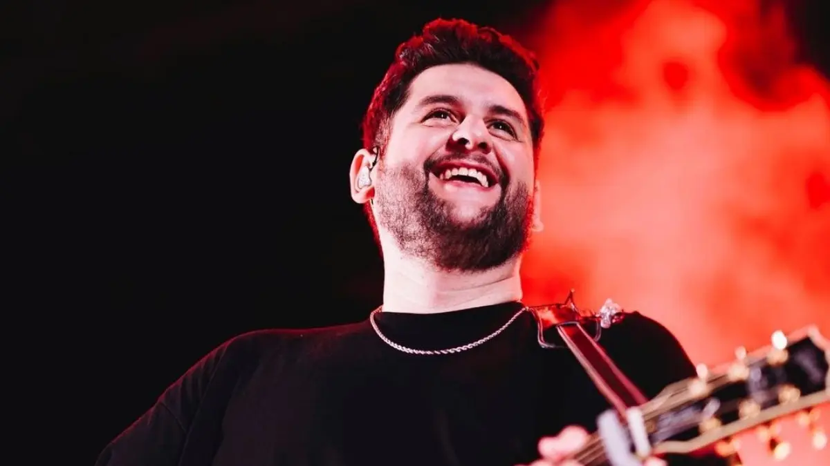 Román Torres. El popular cantante fue acusado de ignorar a Ricardo cuando sólo le pidió que hiciera llegar un regalo a Nieto.