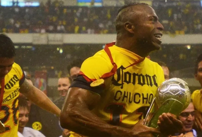Chucho le gan&oacute; al Cruz Azul dos finales: primero con Santos Laguna y luego con el Am&eacute;rica.