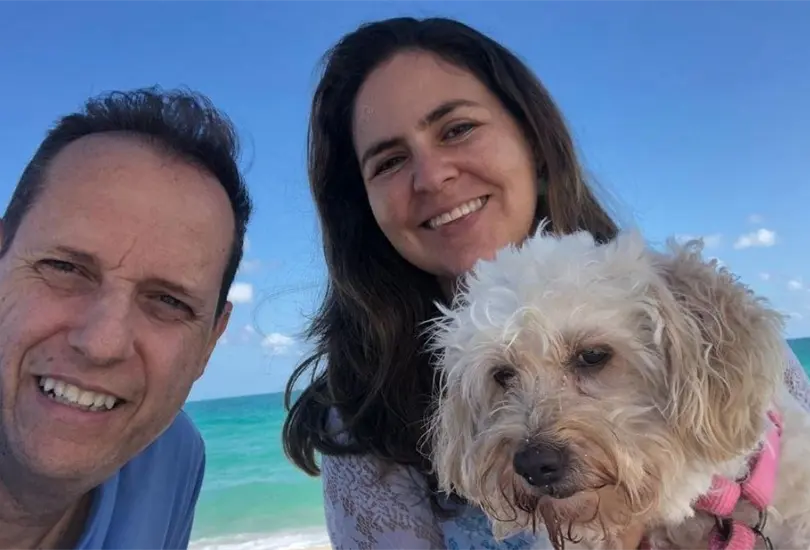 Paco Villa ha contado c&oacute;mo es que termin&oacute; casado con su hermanastra, Ethen Tame.