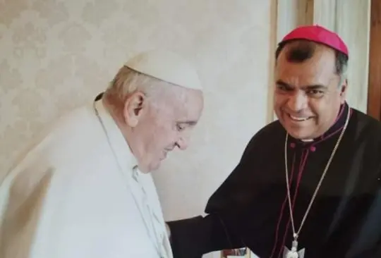 Papa Francisco recibió una camiseta de un club de la Liga MX.