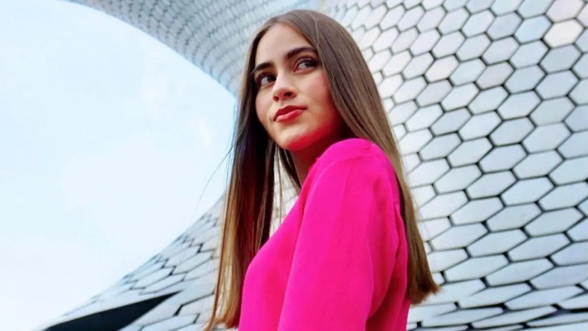 Además de compartir su vida cotidiana, también presume sus avances en la carrera de Odontología.