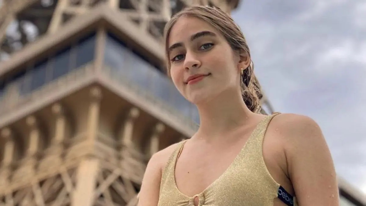 También es modelo y ha sido la imagen en campañas de lencería así como zapatos.