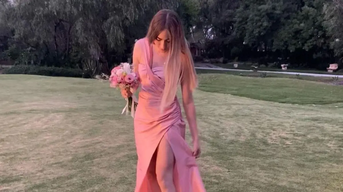 Además de todo, también tiene fotos donde destacan sus habilidades como gimnasta.