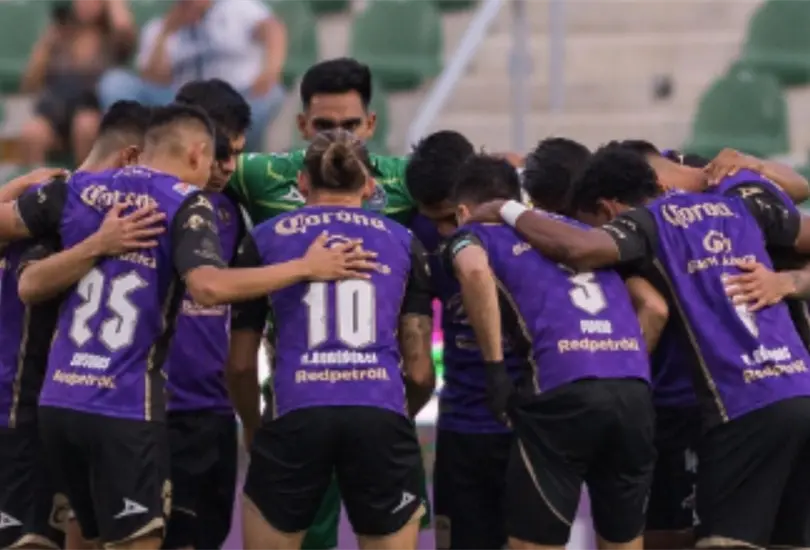 Mazatl&aacute;n enloqueci&oacute; con toda su plantilla.