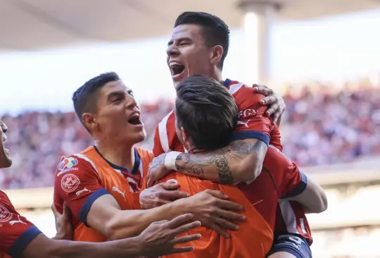 Pável Pérez celebra su gol ante Necaxa.