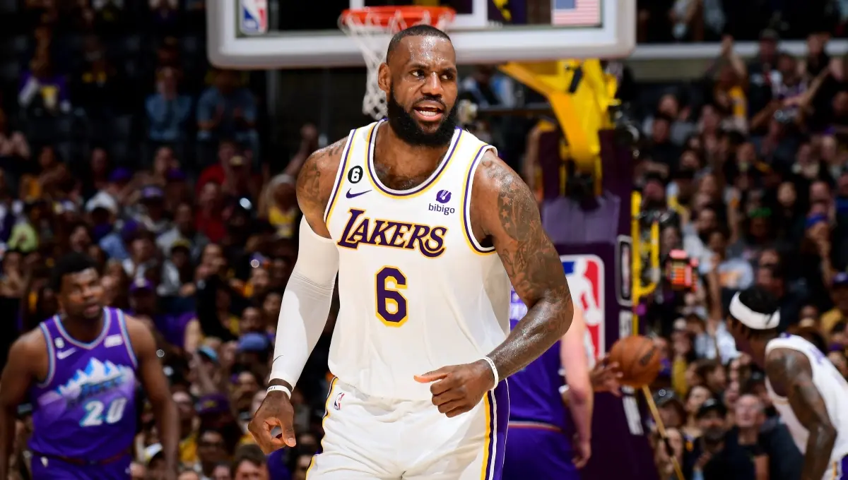 El 'Rey', LeBron James, es el encargado de llevar a Los Angeles Lakers a un nuevo título, lo que demostró al convertirse en el máximo anotador de puntos en la historia, que lo lleva a cobrar 44.4 millones de dólares por camapaña.