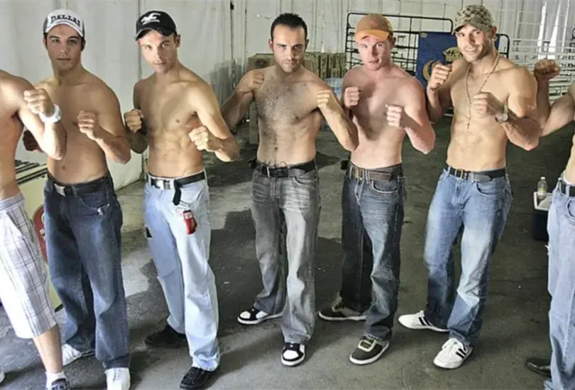 La familia Álvarez cuenta con siete hermanos varones; todos apasionados al boxeo. La familia Álvarez cuenta con siete hermanos varones; todos apasionados al boxeo.