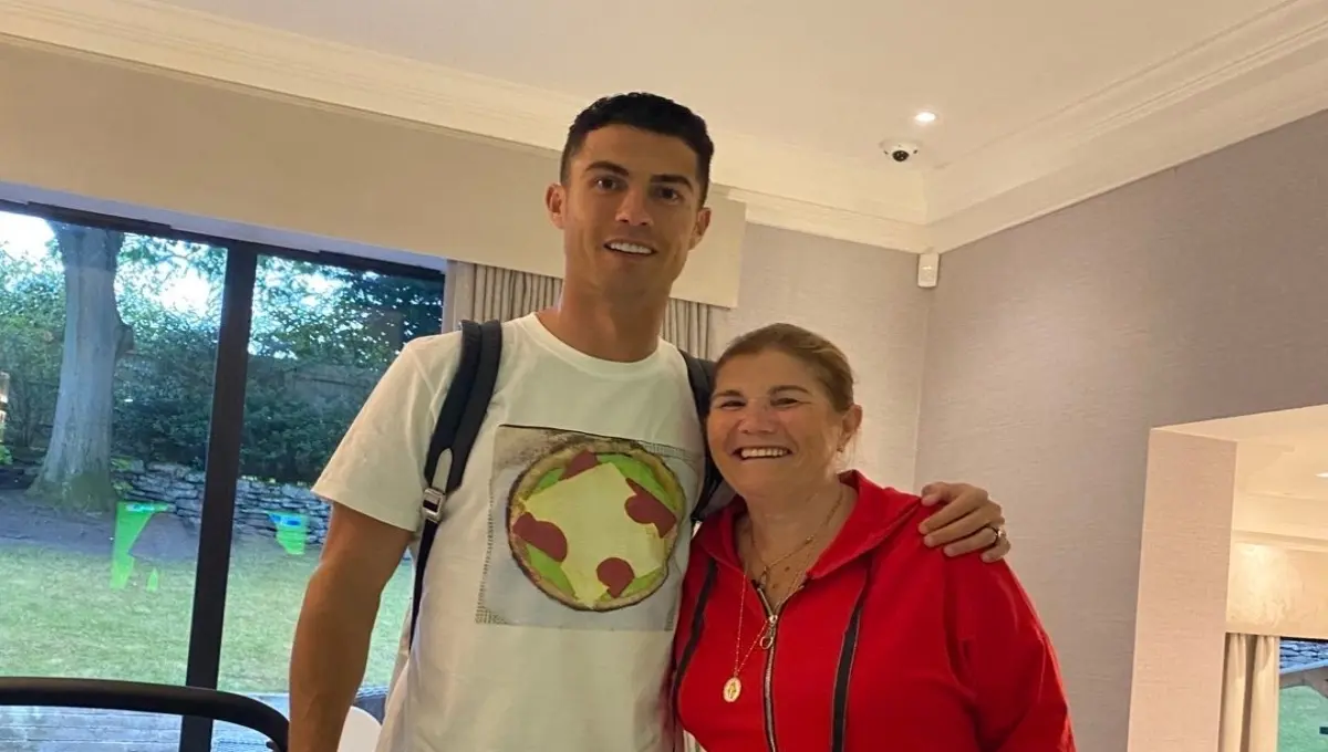 Seg&uacute;n la prensa rosa portuguesa, Dolores Aveiro habr&iacute;a despreciado las muestras y regalos de Georgina luego de que la pareja de Cristiano desechara un cuadro familiar durante su estancia en Madrid, por lo que la tensi&oacute;n entre ambas es un foco rojo para el jugador. 