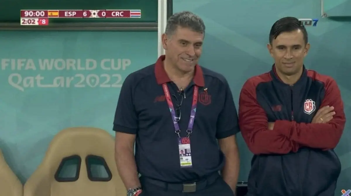 Luis Fernando Su&aacute;rez y su cuerpo t&eacute;cnico trataron de ver el lado bueno de su dolorosa derrota ante Espa&ntilde;a en la Copa del Mundo con marcador de 7-0.