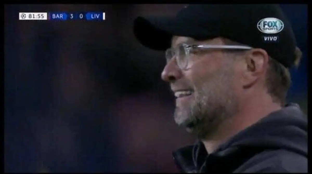 Jurgen Klopp es de los entrenadores m&aacute;s carism&aacute;ticos en cuanto a su sonrisa, puesto que ha sido retratado en varios partidos de Champions League, principalmente cuando se le viene la noche.