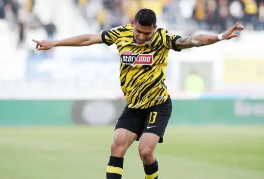 Orbelín Pineda anotó en la victoria del AEK Atenas sobre Volos