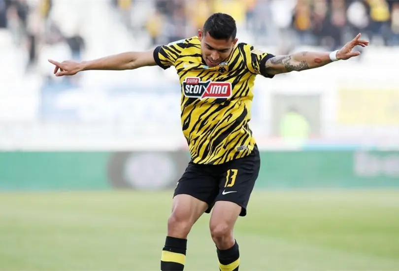 Orbel&iacute;n Pineda anot&oacute; en la victoria del AEK Atenas sobre Volos