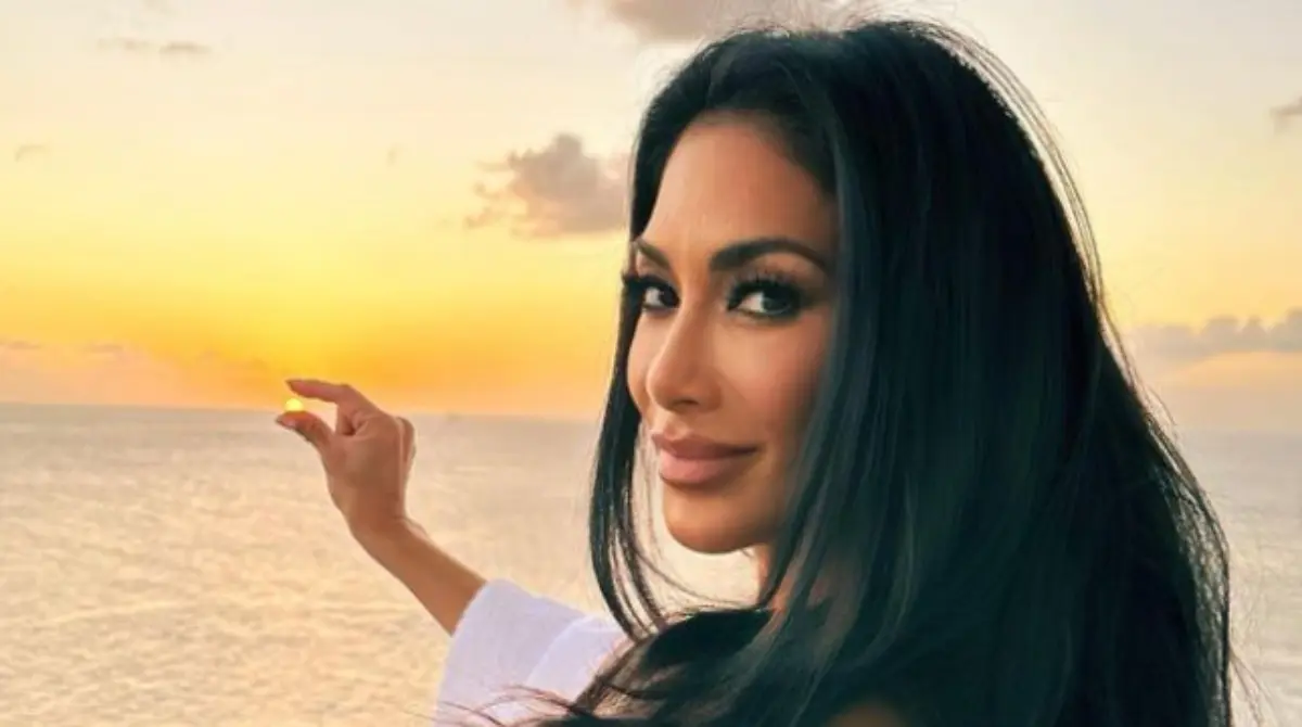 El noviazgo que s&iacute; fue oficial y ha sido el m&aacute;s largo que se le conoce al campe&oacute;n del mundo fue con la cantente de The Pussycat Dolls, Nicole Schrezinger. 
