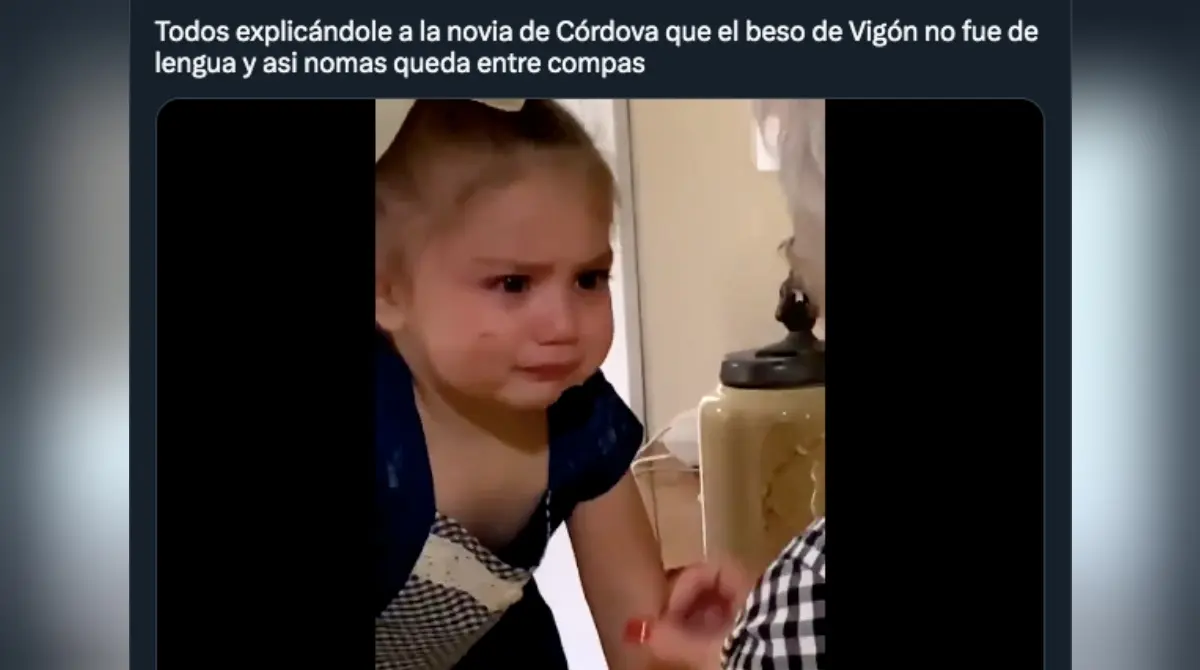 El beso de Vigón a Córdova se lleva los memes en el empate de Tigres y Rayados