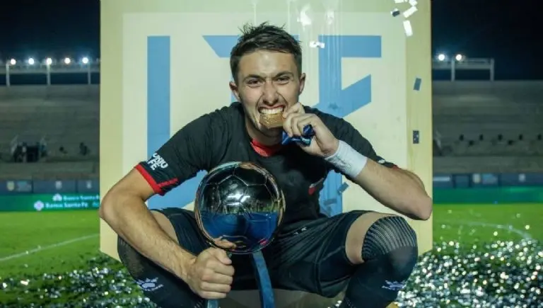 Facundo Garcés es una de las estrellas de Colón de Santa Fe. Insta: facundogarces