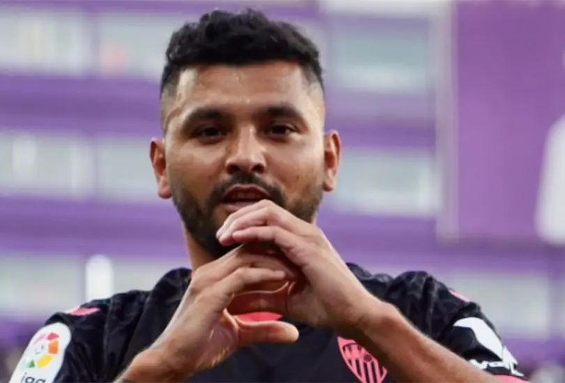 Jes&uacute;s Tecatito Corona no ser&iacute;a campe&oacute;n de Europa League si el Sevilla levanta el t&iacute;tulo.