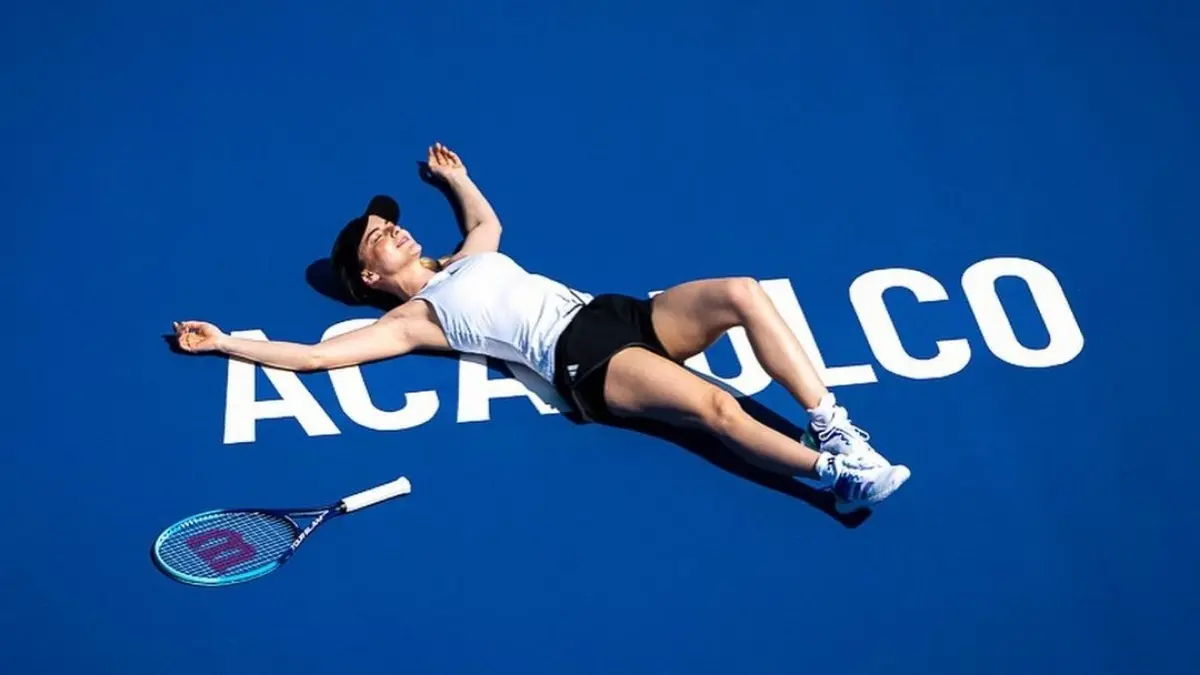 En sus redes sociales ha declarado que considera a Roger Federer como el mejor tenista de todos los tiempos.