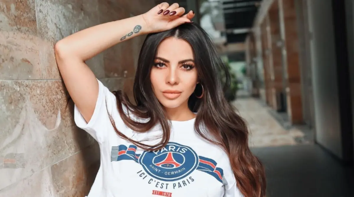 Adem&aacute;s de ser la fan #1 de las Chivas de Guadalajara, su equipo de futbol internacional favorito es el Par&iacute;s Saint-Germain, al que le agarr&oacute; cari&ntilde;o por su esposo.