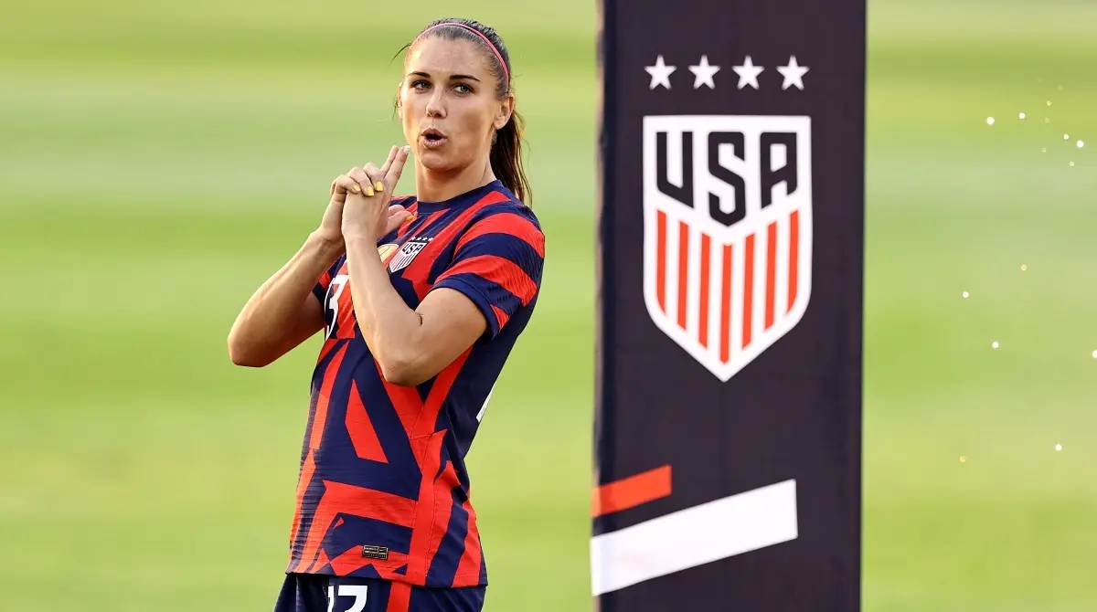 ALEX MORGAN. La delantera de los Estados Unidos ha sido reconocida por su talento y su imagen como profesional, combinación que la ha llevado a jugar tres Copas del Mundo, siendo campeona durante dos ediciones, además de obtener oro en Londres 2012 y bronce en Tokio 2020.