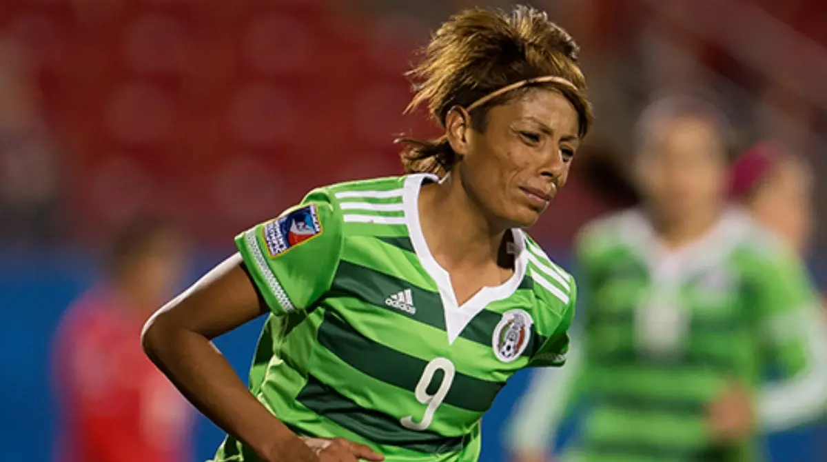 MARIBEL DOMÍNGUEZ. 'Marigol' logró un antes y un después en el futbol femenil mexicano y del mundo luego de que en 2004 logrará pertenecer a un equipo varonil, aunque la FIFA lo impidió de manera contundente. Participó en dos Mundiales y unos Juegos Olímpicos.