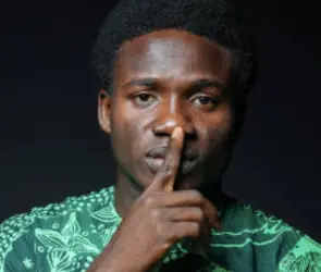 Futbolista de Nigeria inventa nombre de su equipo para jugar el Mundial Sub-20