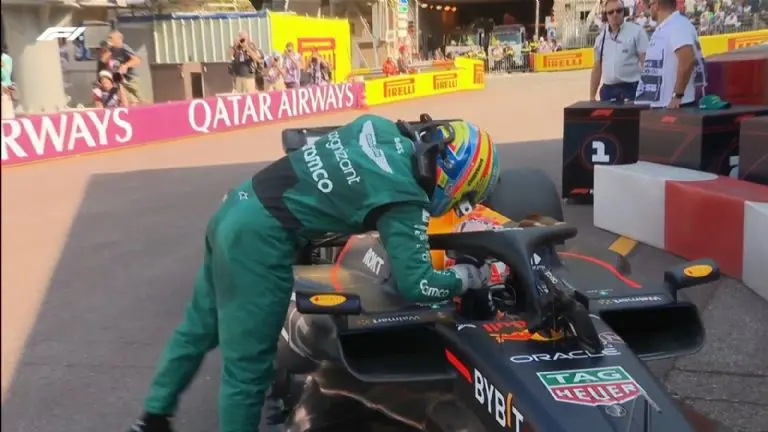 Fernando Alonso y Max Verstappen pelearon la Pole Position. @F1