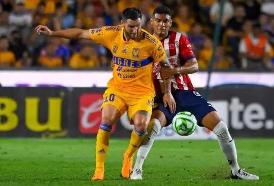 Chivas y Tigres hicieron cambios en su alineación para buscar el título del futbol mexicano. Chivas y Tigres hicieron cambios en su alineación para buscar el título del futbol mexicano.