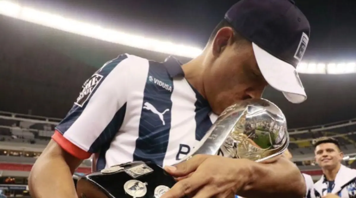 JESÚS GALLARDO. Desde su debut en 2016 hasta su salida en 2018, el lateral mexicano no pudo ganar título alguno con Pumas, situación que cambió a partir del torneo Apertura cuando fichó con Rayados. Hasta la fecha posee un título de Liga MX, una Copa MX y dos Concachampions.