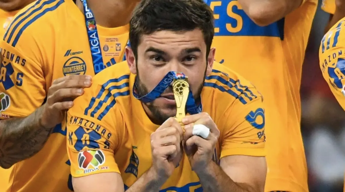 JUAN PABLO VIGÓN. El caso más reciente es el del mediocampista mexicano, mismo que jugó para Pumas desde 2019 hasta 2021 y que nunca había conocido lo que era ser campeón de algún título. Fue durante el Apertura 2020 cuando estuvo cerca del titulo cuando los 'Universitarios' cayeron en la Final ante León.