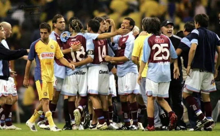 Javier Yacuzzi ganó la Copa Sudamericana 2007 con Arsenal de Sarandí - Twitter @ArsenalOficial