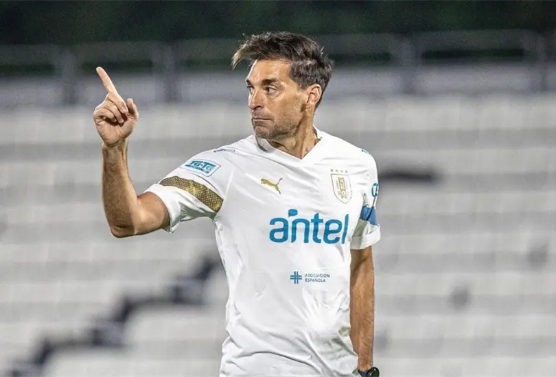 Diego Alonso rechazar&iacute;a la oferta que le hizo el Am&eacute;rica para ser su nuevo DT