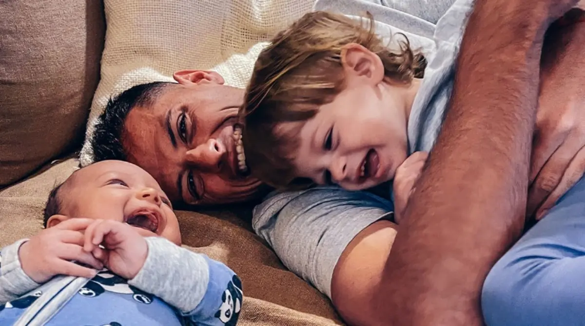 Ya son tres las generaciones de futbolistas en la dinast&iacute;a Hern&aacute;ndez Balc&aacute;zar, y aunque los hijos de 'Chicharito' Hern&aacute;ndez son muy peque&ntilde;os a&uacute;n, el &iacute;dolo de la Selecci&oacute;n Mexicana puede forjar a una generaci&oacute;n m&aacute;s en el deporte. 