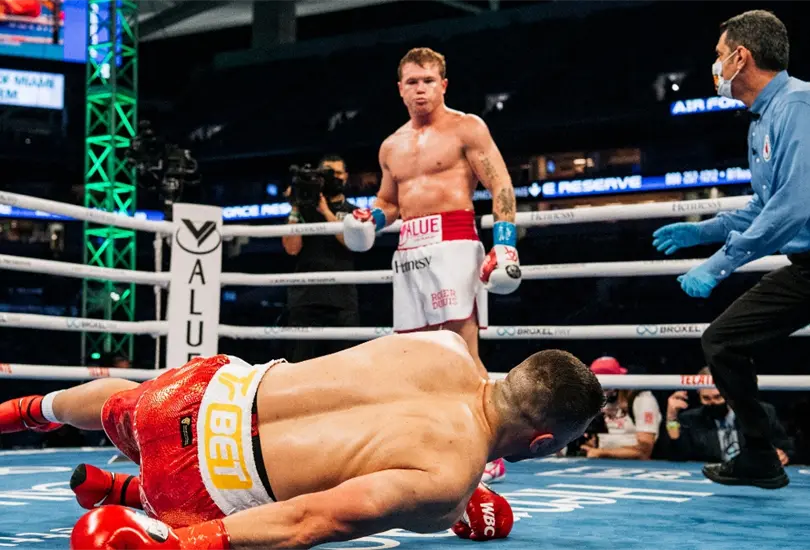 Canelo Álvarez ha podido ganar varias de sus peleas por la vía del KO Canelo Álvarez ha podido ganar varias de sus peleas por la vía del KO