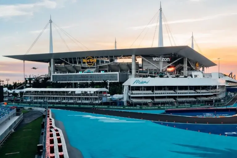 El GP de Miami se realiza a un lado del Estadio Hard Rock - Twitter @f1miami