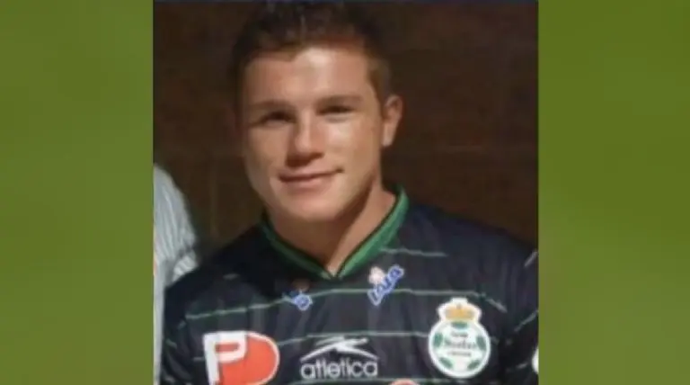'Canelo' con la playera de Santos Laguna - Redes Sociales
