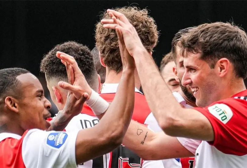 Santiago Gim&eacute;nez anot&oacute; 2 goles en la victoria del Feyenoord sobre Excelsior