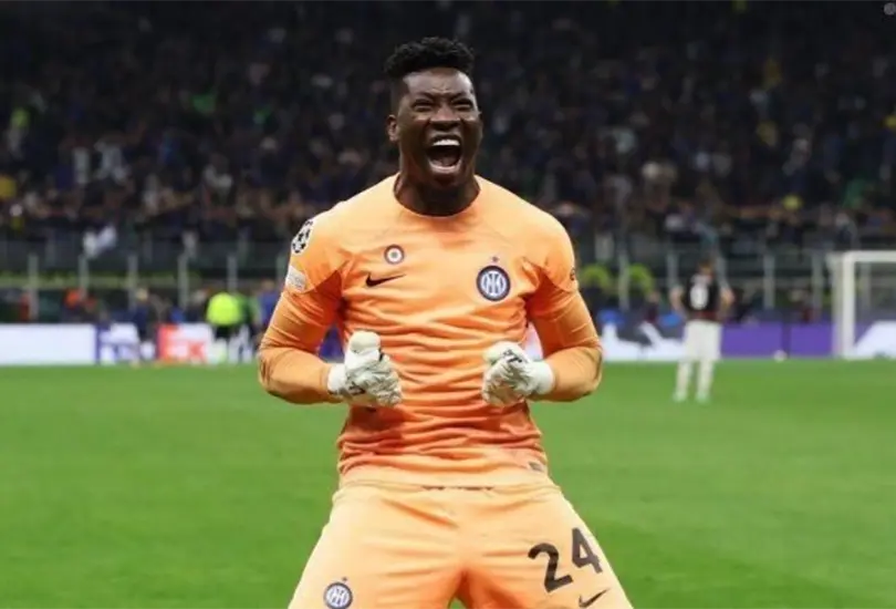 Andr&eacute; Onana usa guantes de marca mexicana.