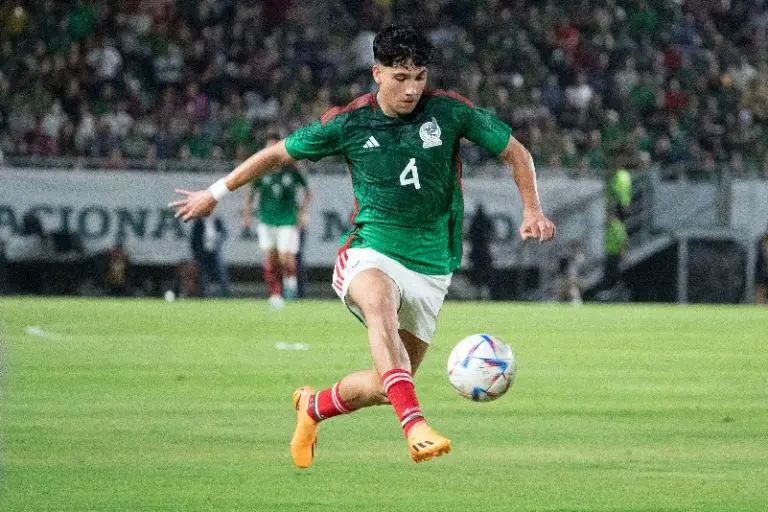 Kevin Álvarez no quiso dar detalles sobre su posible fichaje al América - Twitter @miseleccionmxen