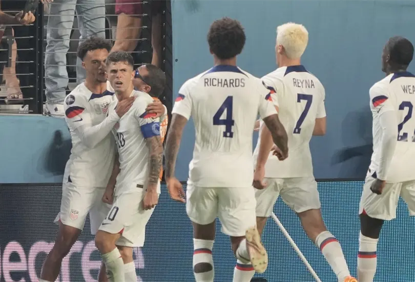 Pulisic celebra su gol con Estados Unidos vs M&eacute;xico.