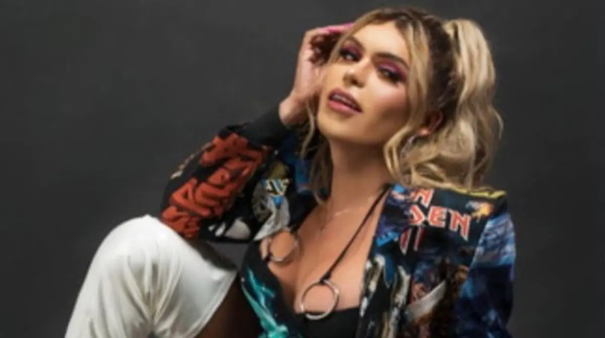 Wendy siguió esforzándose para ser conocida más allá del video viral y comenzó su carrera en la música, debutando con su sencillo 'Mua', que se convirtió en uno de los más escuchados.