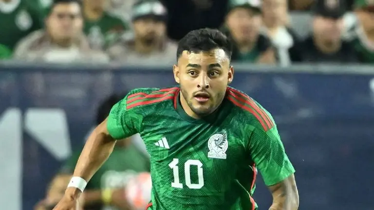 Alexis Vega aceptó que pensó en el retiro por su lesión en la rodilla - Archivo Referee