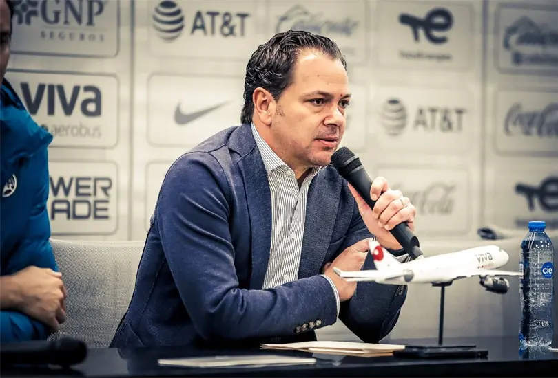 El directivo no ha podido cerrar la contrataci&oacute;n de un nuevo t&eacute;cnico y esto ha sorprendido a la prensa internacional.