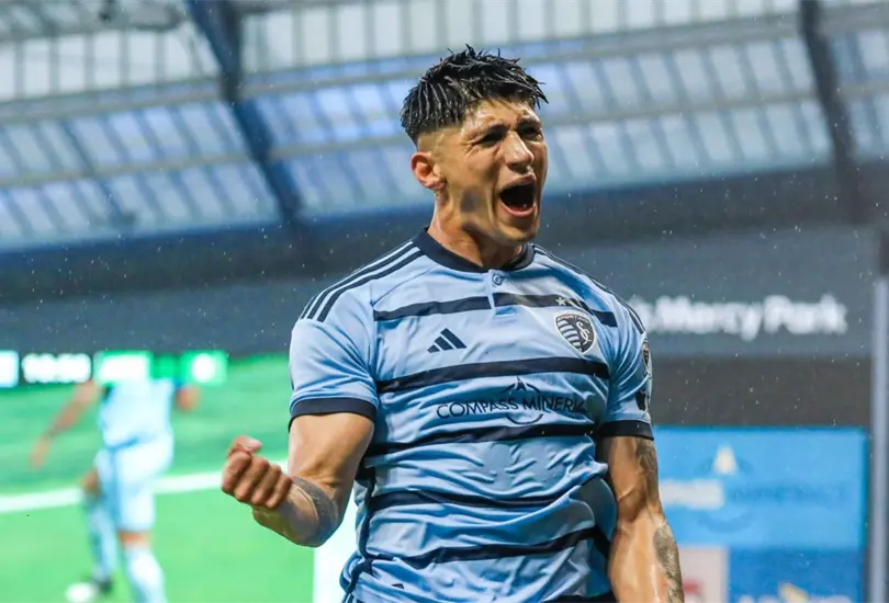 Alan Pulido ser&iacute;a buscado por Chivas y Cruz Azul para ser su refuerzo en el Apertura 2023