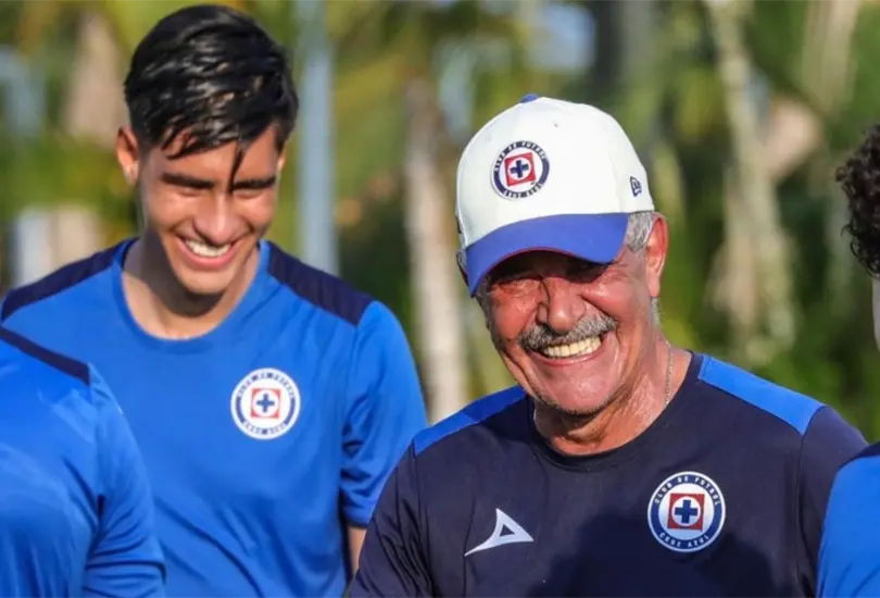 Las equipaciones de Pirma ya se muestran en las cuentas oficiales del Cruz Azul.