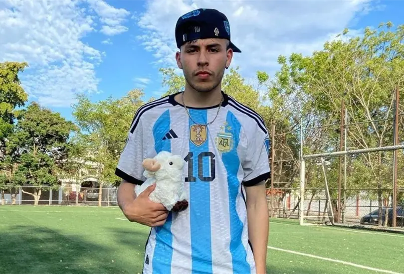 Rivaldios demostr&oacute; su talento y venci&oacute; a una de las estrellas de la Liga MX en una comeptencia y ret&oacute; a un crack de Chivas.