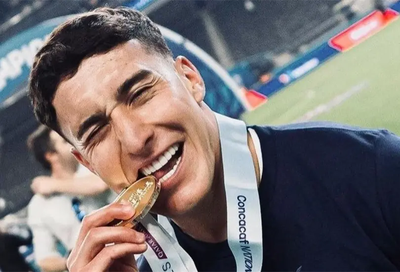 El futbolista del Am&eacute;rica no dud&oacute; en pasar de largo la crisis que hay en el combinado mexicano.