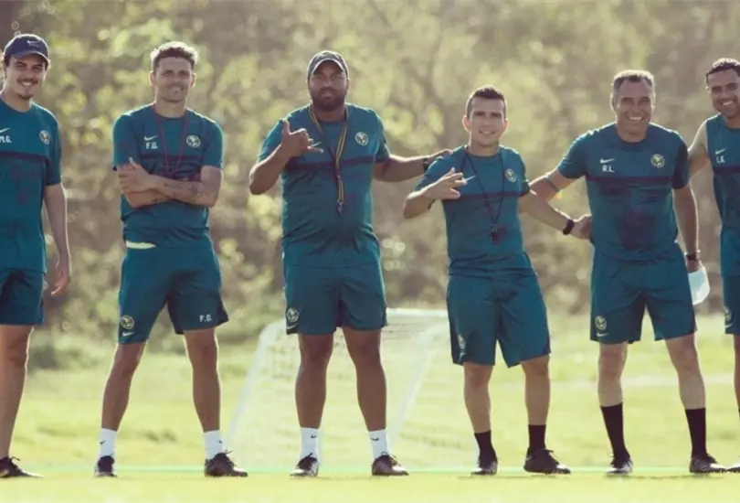 Uno de los compa&ntilde;eros del entrenador argentino estar&iacute;a bajo la mira por sus negocios en el Am&eacute;rica.