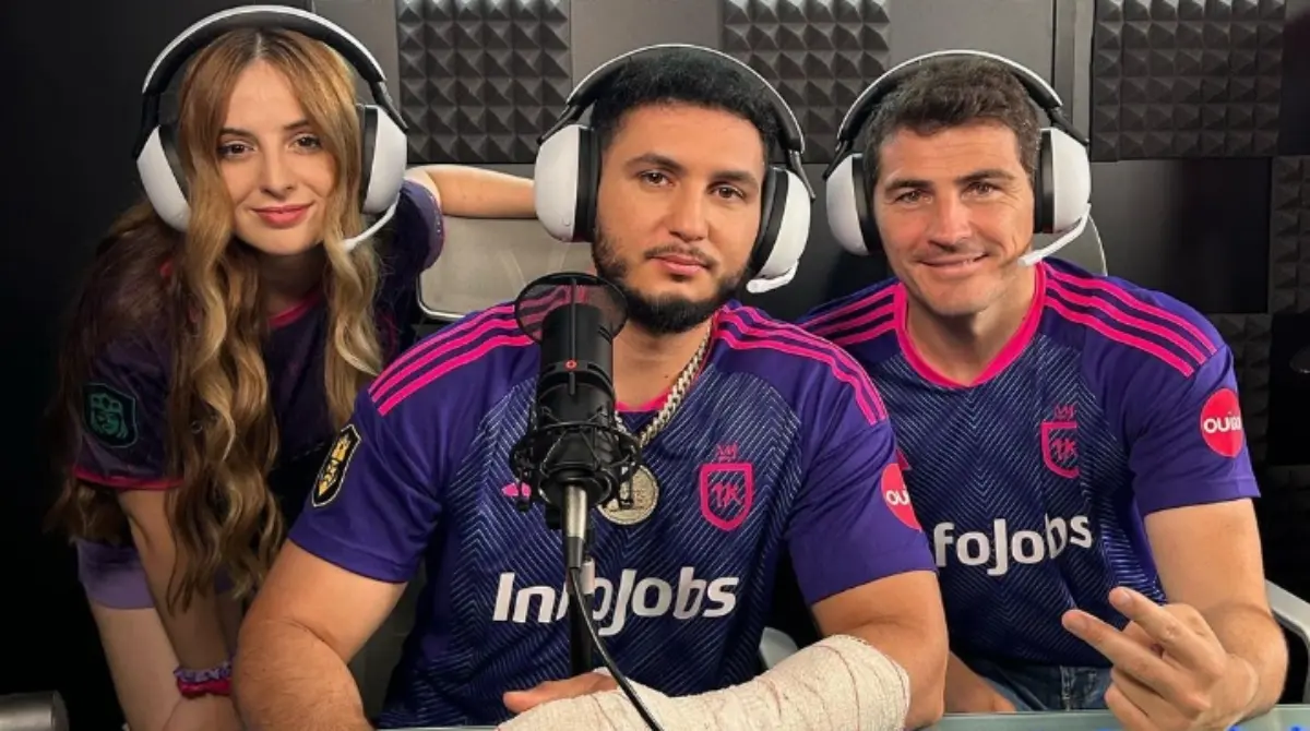 Además de su crecimiento en redes sociales y en su plataforma de streams, Mayichi es partner de marcas como Omen by HP, Red Bull y es presidenta del equipo 1K FC de la Queens League, equipo que también preside Iker Casillas en la Kings League.