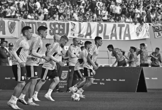 Un aficionado de River Plate falleció tras caer al vacío en el Estadio Monumental.